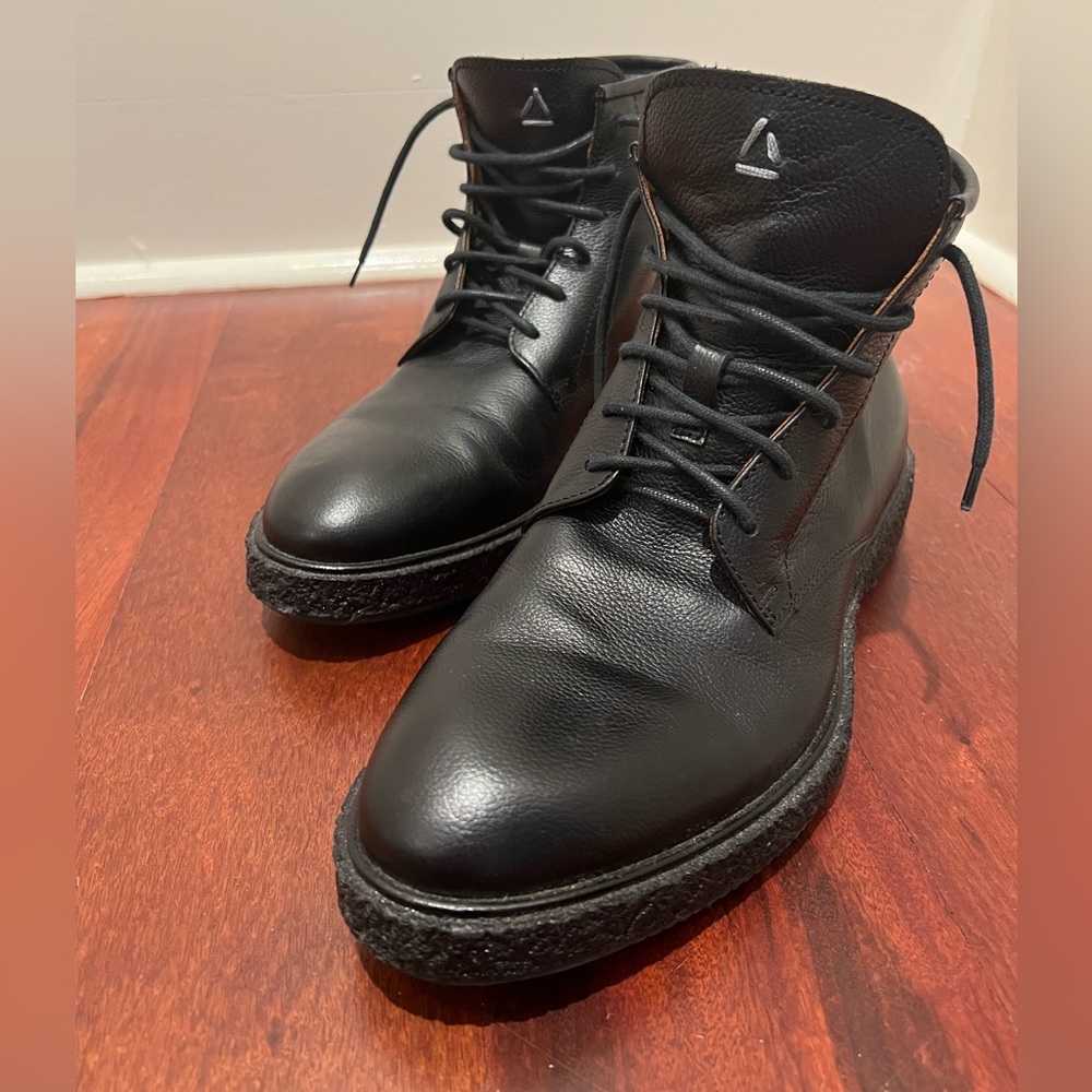 Aquatalia black leather lace-up boots (9.5 Mens)